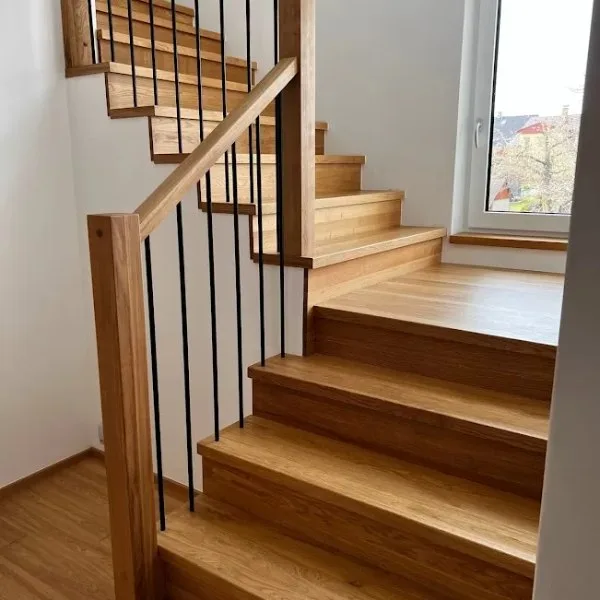 Obložení schodiště dubovým dřevem